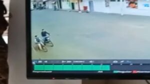 Cold blooded male shoots ex-spouse gf in the scalp killing her instantantly 1 Cold blooded male shoots ex-spouse gf in the scalp killing her instantantly