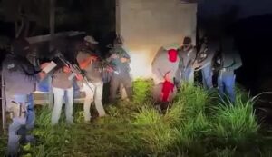 Comandante yahir's close friend possessed his neck slit 1 Comandante yahir's close friend possessed his neck slit