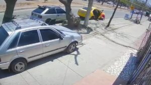 Police officer possesses no time at all to react as burglars take off from setting and also shooting 1 Police officer possesses no time at all to react as burglars take off from setting and also shooting