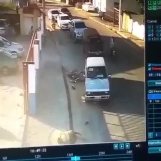 Cyclist crushed by totally loaded vehicle