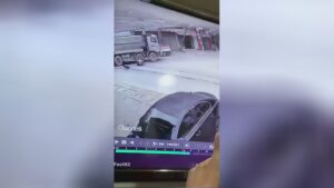 Motorcyclist rammed a truck and also died in misery 1 Motorcyclist rammed a truck and also died in misery