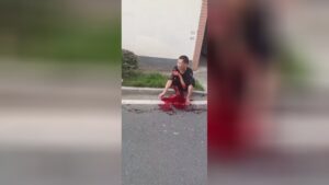 Girl gains knife fight