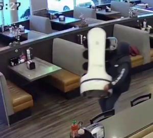 Niger's Unsuccessful Attempt To Steal A Waiter's Robot From A Restaurant 1 Niger's Unsuccessful Attempt To Steal A Waiter's Robot From A Restaurant
