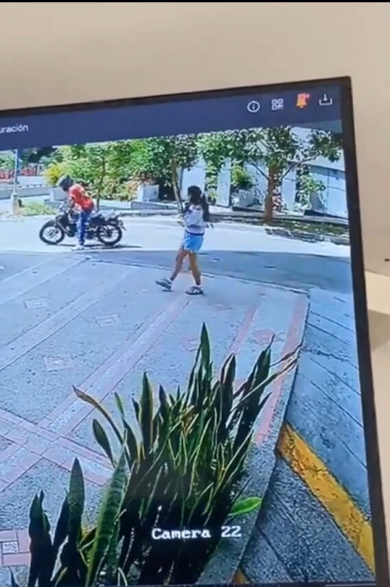 Ruthless Robber Stabs Young Woman In Colombia