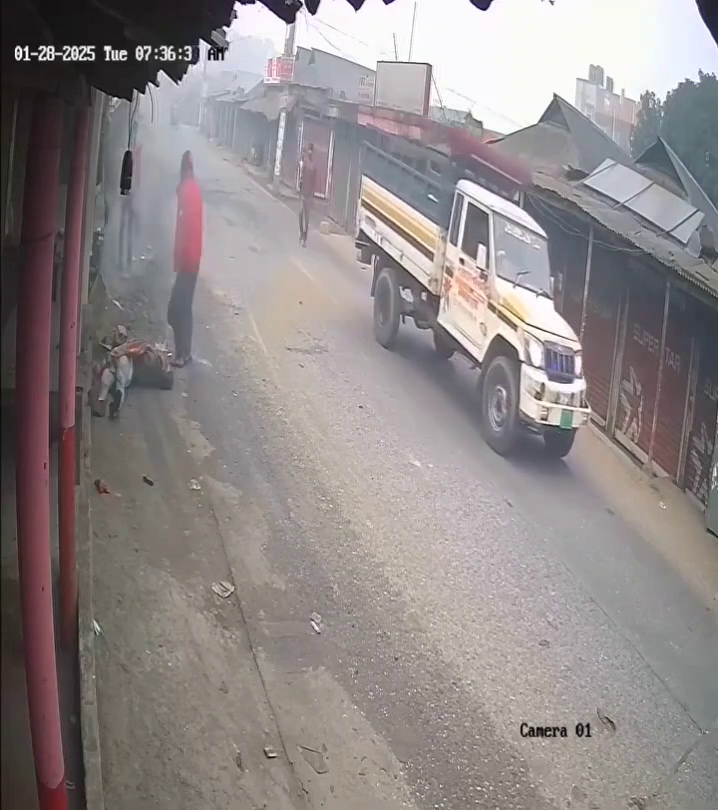 The Truck That Lost Control Knocked Out A Market Merchant