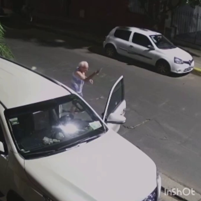 87 Year Old Pensioner Shot The Criminal Who Was Trying To Kidnap His Car