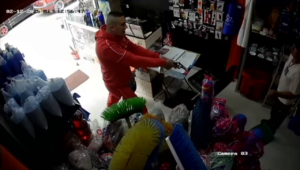 A Dude Armed With A Revolver Robbed A Store Owner. Colombia