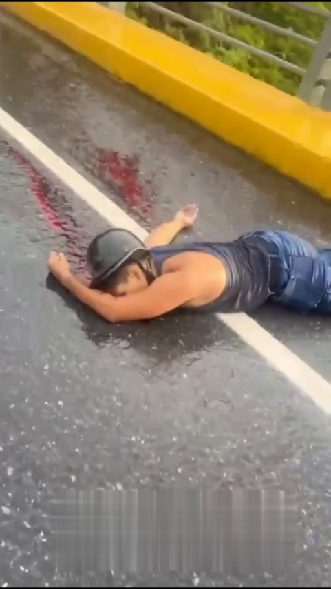 A Man Died, While His Companion Was Injured After Suffering A Traffic Accident On The Motorcycle