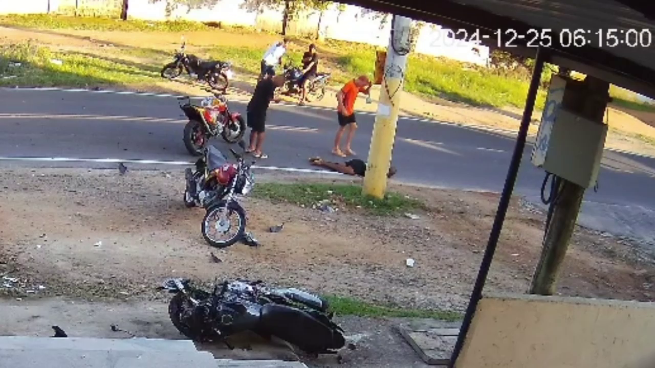 A Motorcyclist Crashed Into A Pole, Hugged It And Died