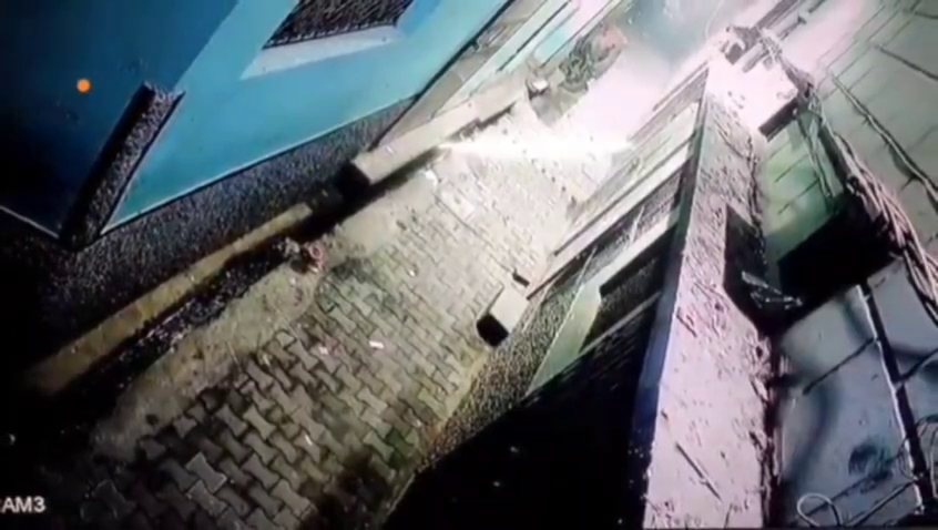 Thief On House Roof Falls Dramatically To Ground Seeing Its Owners Waking Up