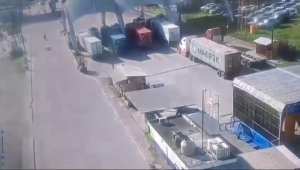 A Worker Is Pinned By An Overturned Forklift Due To His Own Carelessness 1 A Worker Is Pinned By An Overturned Forklift Due To His Own Carelessness