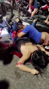 Woman Died When Her Man Made An Illegal U-Turn On The Road 1 Woman Died When Her Man Made An Illegal U-Turn On The Road