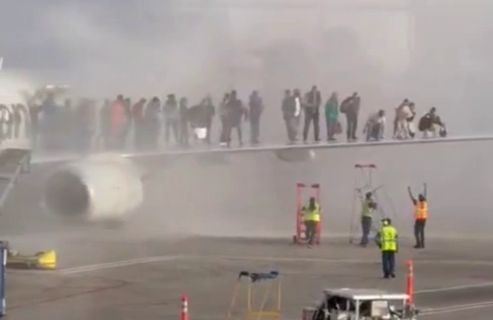 An American Airlines Boeing 737 Flying From Colorado Springs To Dallas Experienced An Emergency And Diverted To Denver