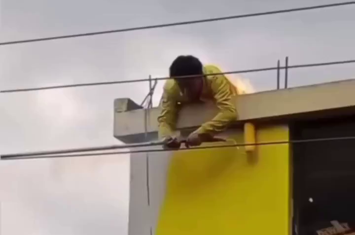 The Man Died By Receiving An Electric Shock While Staining His House