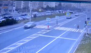 This Morning In Kaliningrad, A 15-Year-Old Teenager Bravely Walked Through A Red Light And Ended Up In The Hospital