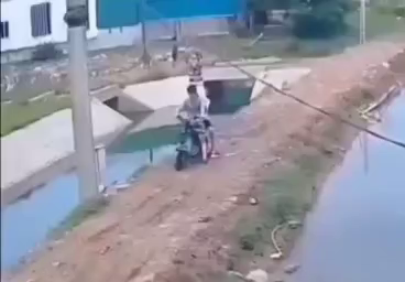 Three Teenagers Received Severe Electric Burns While Trying To Get A Kite