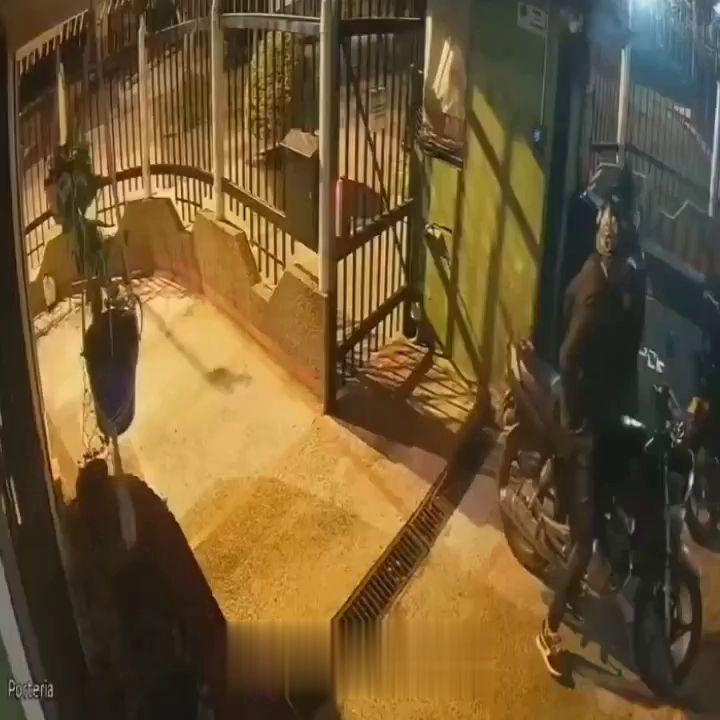 A Man Managed To Escape An Apparent Hitman Attack In The Modelo Neighborhood Of Armenia