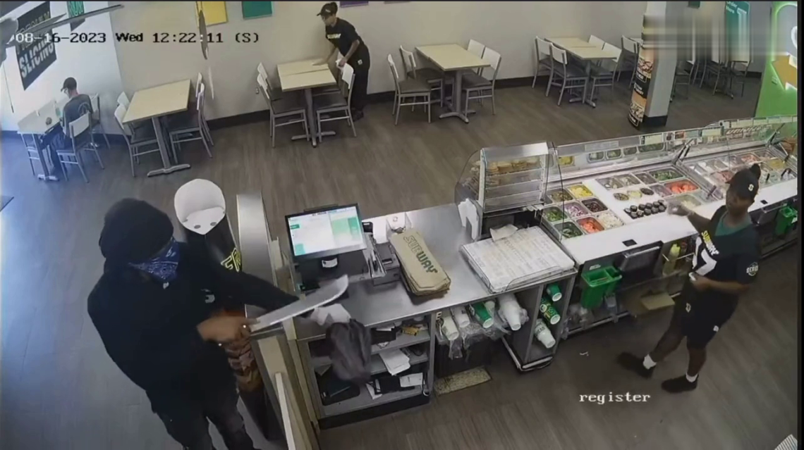 Man With Machete Robs Diner