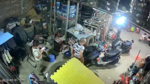 Angry Dude Attacked A Store Clerk 1 Angry Dude Attacked A Store Clerk