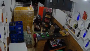 Shootout Of A Salesman And A Criminal 1 Shootout Of A Salesman And A Criminal