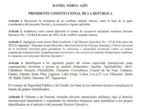 Armed Bandits Broke Into The Studio Of The Ecuadorian Television Channel Tc Televisión And Took The Presenters Hostage