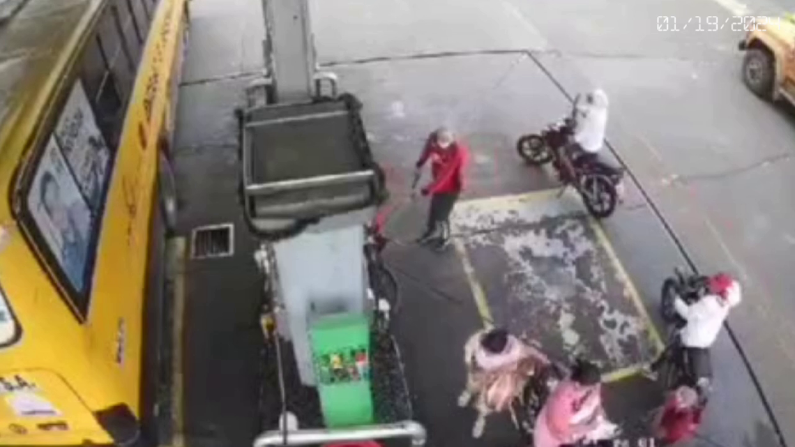 A Policeman Shot And Killed One Of The Criminals Who Attacked The Gas Station