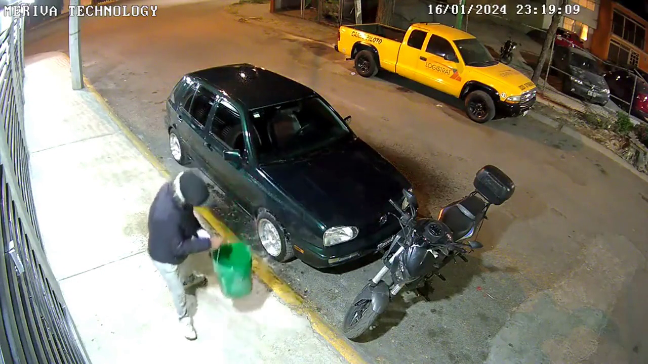 Mexican Arsonist Catches Fire