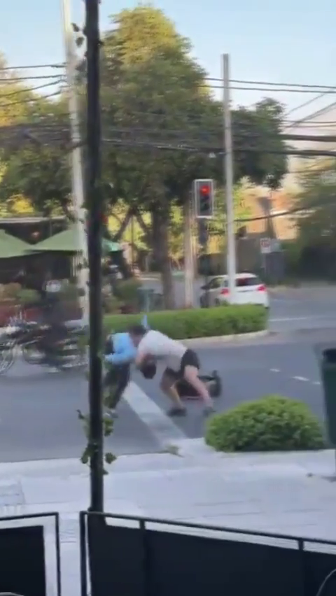 Man Tries To Stop Armed Robbers And Miraculously Isn’t Killed. Chile