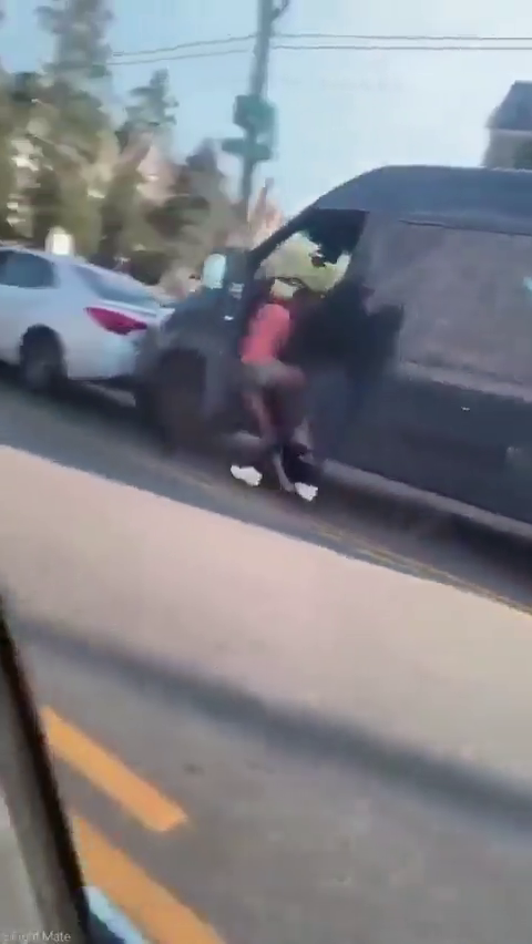 Two Woman Tries To Steal A Amazon Van But Finds Out In The End