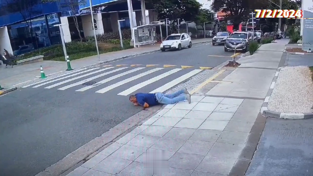 Police Officer Executed After Fighting With The Criminal