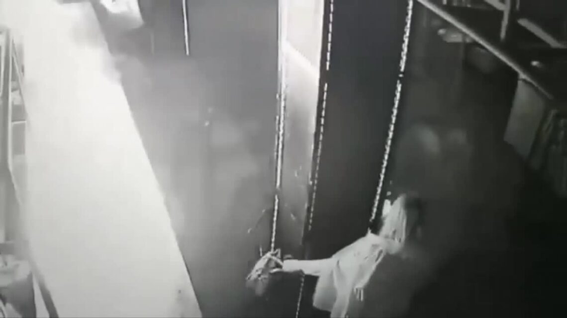 Bartender encourages alcoholic to stop drinking by burning him