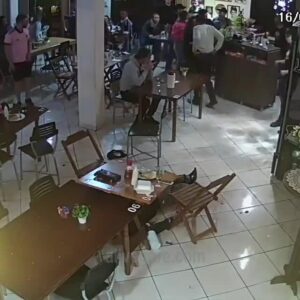 Shootout in a bar leaves a number of dead individuals 1 Shootout in a bar leaves a number of dead individuals