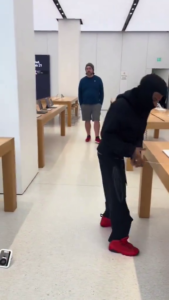 Apple Store On Bay Street In Emeryville, CA