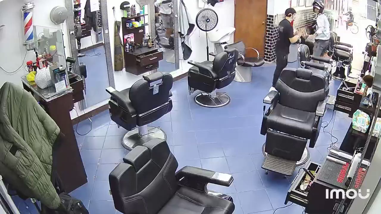 The Barbershop Administrator Didn’t Want To Give The Money To The Robber, So He Got A Bullet In The Skull