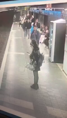 Immigrant Punches Several Complete Strangers In The Face On The Subway. Spain