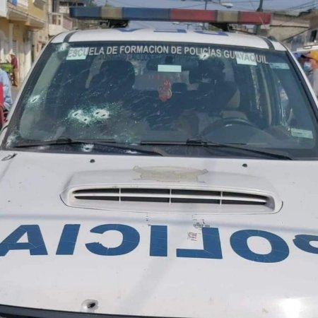 A Couple Of Cops Shot Inside A Patrol Car. Ecuador