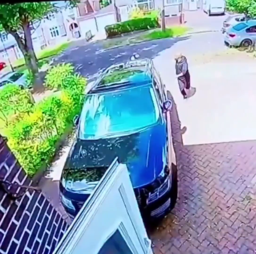 Car Owner Stabbed During Robbery