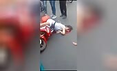 Lady on motorcycle crashes and dies | 18+